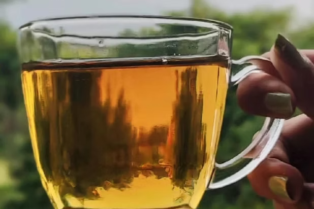 Golden Sunset Oolong Tea by Deroi